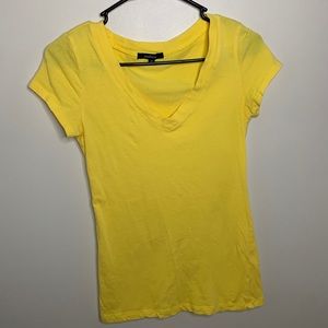 Yellow basic top.